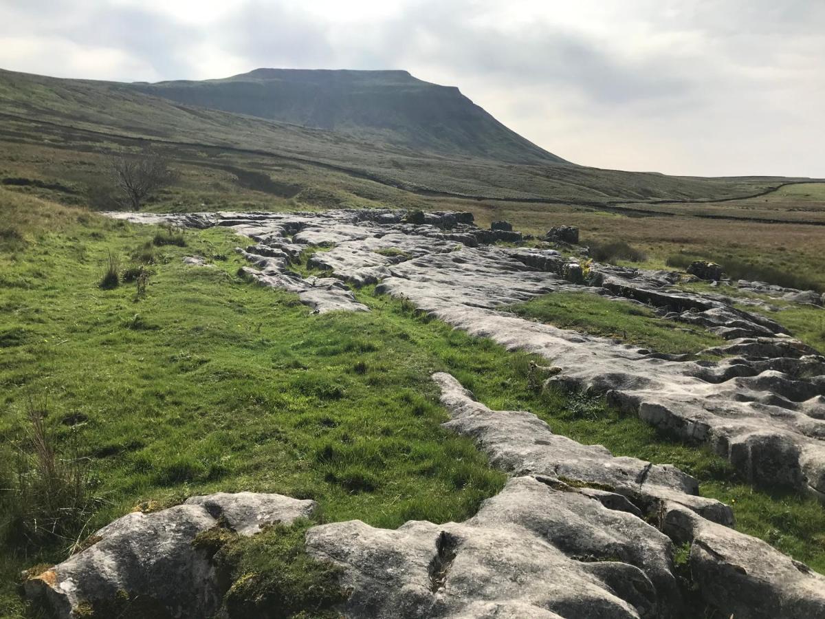 Old School House - Yorkshire Three Peaks Challenge Weathercote Экстерьер фото