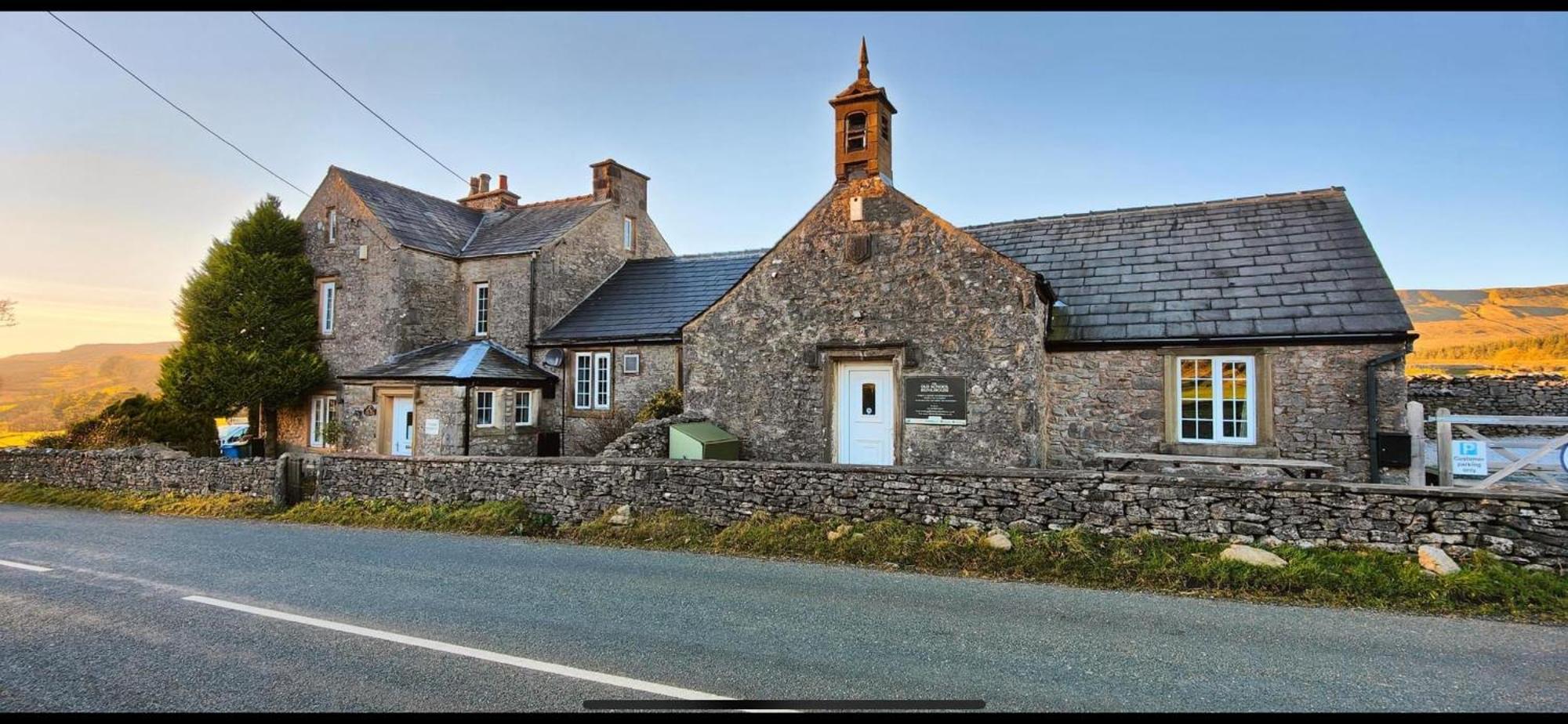 Old School House - Yorkshire Three Peaks Challenge Weathercote Экстерьер фото